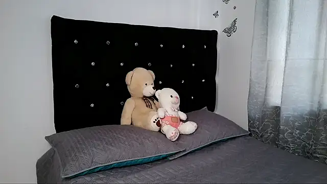 Snapshot of abella-lemus chatting on October 2025 02:25:02 PM abella-lemus online show from October 2025 02:25:02 PM