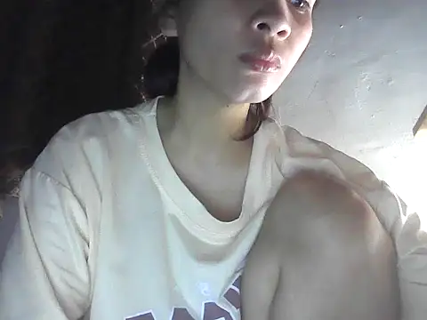 ivyloving4you online show from October 2025 09:38:01 PM