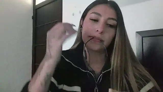 AriaBliss- online show from June 2026 07:35:01 PM