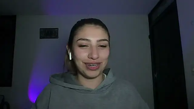 AriaBliss- online show from May 2026 07:04:01 AM