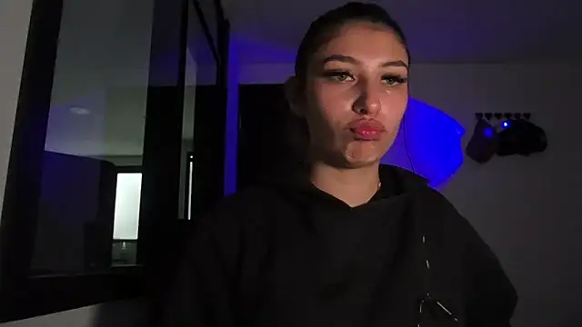 AriaBliss- online show from November 2025 07:18:01 PM