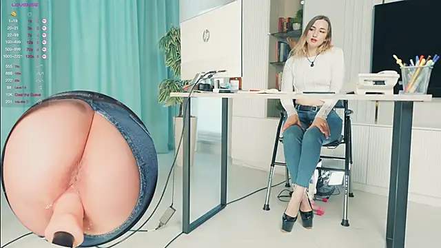 milahouston online show from November 2025 07:31:01 AM