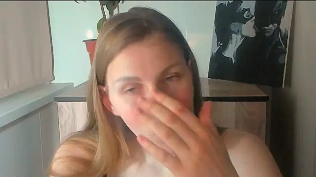 JuliaMuuun online show from April 2026 08:34:01 PM