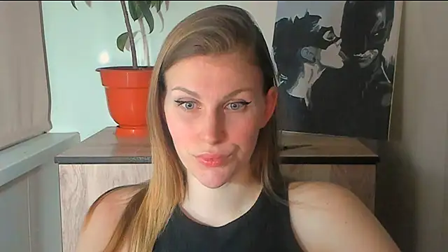 JuliaMuuun online show from March 2026 05:46:01 PM