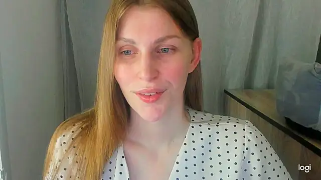 JuliaMuuun online show from June 2026 09:56:02 PM