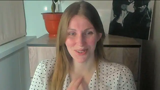 JuliaMuuun online show from April 2026 10:32:02 PM