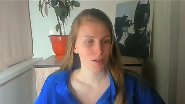 JuliaMuuun online show from April 2026 10:38:02 PM