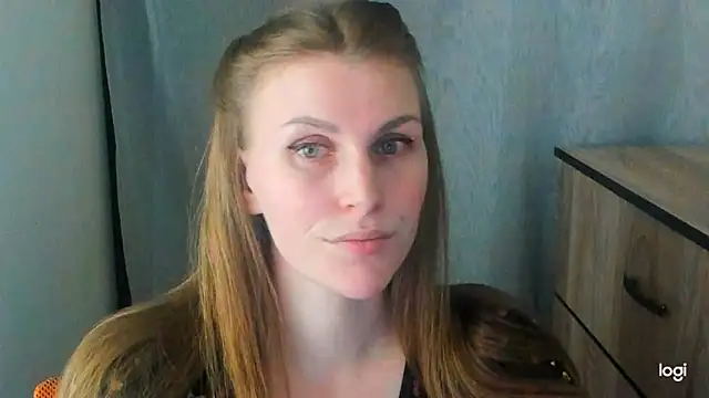 JuliaMuuun online show from June 2026 09:02:01 PM