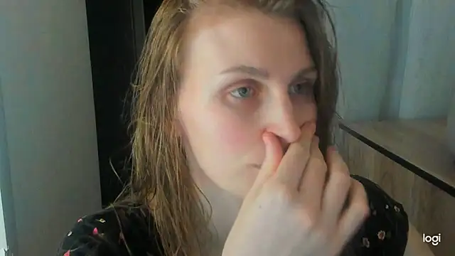JuliaMuuun online show from June 2026 09:58:01 PM