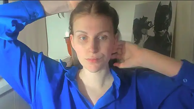 JuliaMuuun online show from April 2026 07:48:02 PM