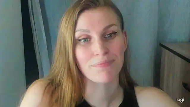 JuliaMuuun online show from June 2026 09:01:02 PM