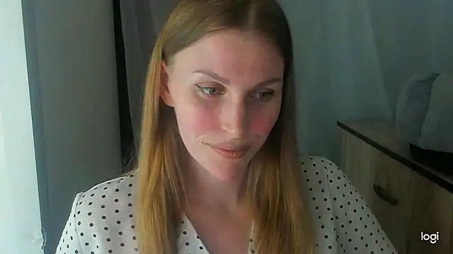 JuliaMuuun online show from June 2026 08:03:01 PM