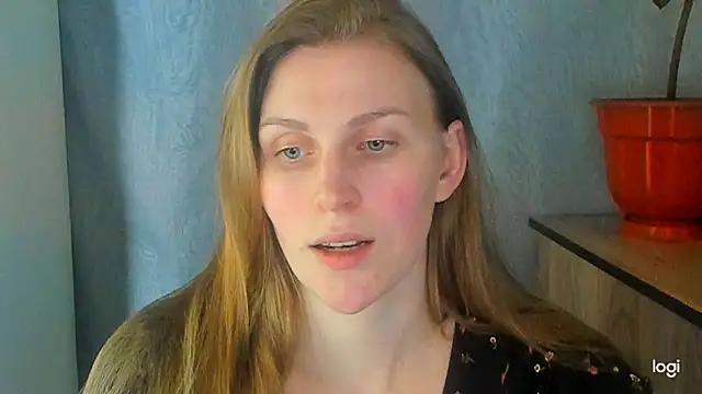JuliaMuuun online show from May 2026 07:19:02 PM