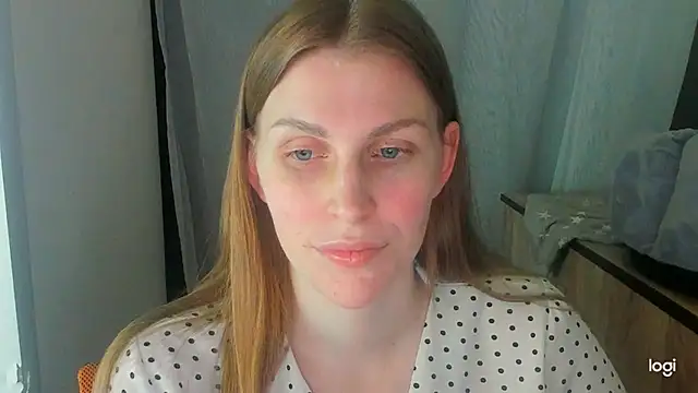 JuliaMuuun online show from June 2026 09:32:02 PM