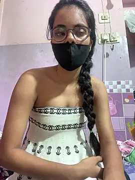 Snapshot of Sandhya_77 chatting on July 2026 06:47:02 AM Sandhya 77 online show from July 2026 06:47:02 AM