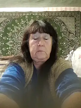 CrystalLime6411 online show from November 2025 06:44:01 PM