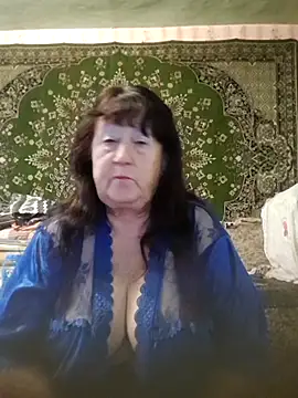 CrystalLime6411 online show from November 2025 11:33:01 AM