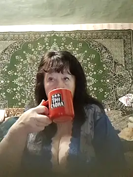 CrystalLime6411 online show from November 2025 10:32:01 PM