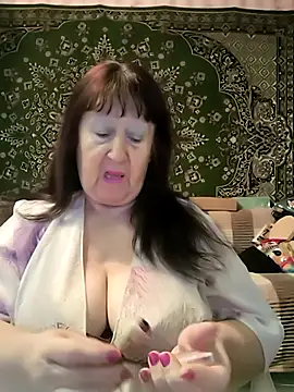 CrystalLime6411 online show from April 2026 04:00:02 PM