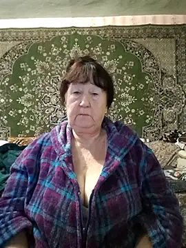 CrystalLime6411 online show from December 2025 12:06:01 PM