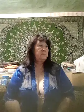 CrystalLime6411 online show from November 2025 06:22:01 PM