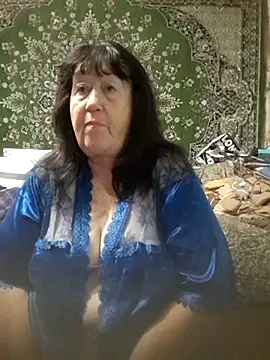 CrystalLime6411 online show from October 2025 08:30:01 PM