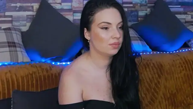 Snapshot of GrayLunna chatting on November 2025 06:57:02 AM GrayLunna online show from November 2025 06:57:02 AM