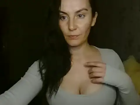 Snapshot of KatalinaQE chatting on September 2025 05:28:01 PM KatalinaQE online show from September 2025 05:28:01 PM
