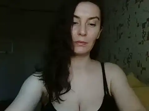 Snapshot of KatalinaQE chatting on September 2025 08:30:01 AM KatalinaQE online show from September 2025 08:30:01 AM
