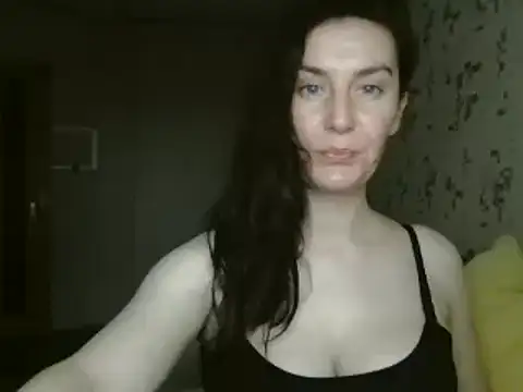 Snapshot of KatalinaQE chatting on September 2025 06:16:01 AM KatalinaQE online show from September 2025 06:16:01 AM