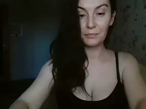 Snapshot of KatalinaQE chatting on September 2025 01:22:02 PM KatalinaQE online show from September 2025 01:22:02 PM