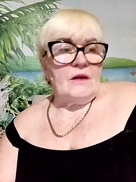 VioletSweet5566 online show from April 2026 06:05:01 PM