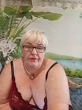 Snapshot of VioletSweet5566 chatting on July 2026 05:52:01 AM VioletSweet5566 online show from July 2026 05:52:01 AM