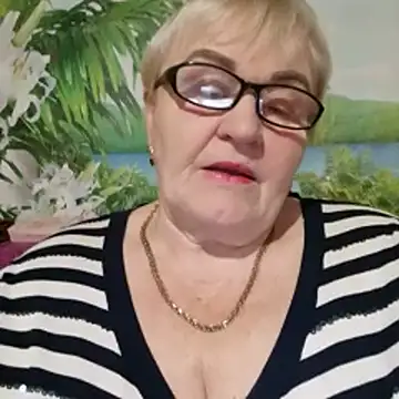 VioletSweet5566 online show from October 2025 01:36:02 PM