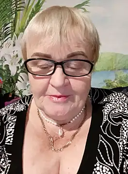 VioletSweet5566 online show from October 2025 05:47:01 PM