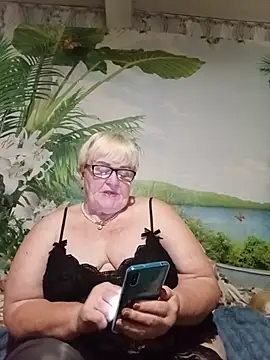 Snapshot of VioletSweet5566 chatting on July 2026 05:57:01 PM VioletSweet5566 online show from July 2026 05:57:01 PM