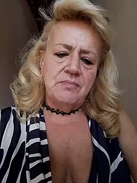 Snapshot of Belladama61 chatting on September 2025 11:17:02 AM Belladama61 online show from September 2025 11:17:02 AM