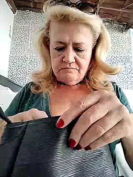 Belladama61 online show from November 2025 06:08:02 PM