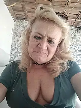 Snapshot of Belladama61 chatting on October 2025 01:35:02 PM Belladama61 online show from October 2025 01:35:02 PM