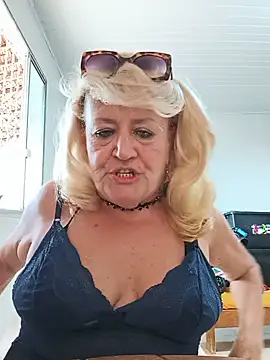 Belladama61 online show from May 2026 10:46:02 AM