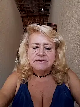 Snapshot of Belladama61 chatting on September 2025 01:09:02 PM Belladama61 online show from September 2025 01:09:02 PM
