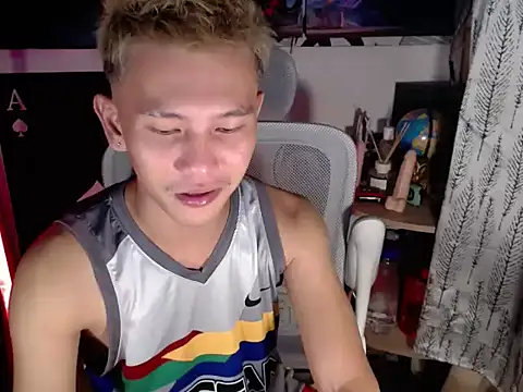 RalfAsian25 online show from April 2026 10:39:01 AM