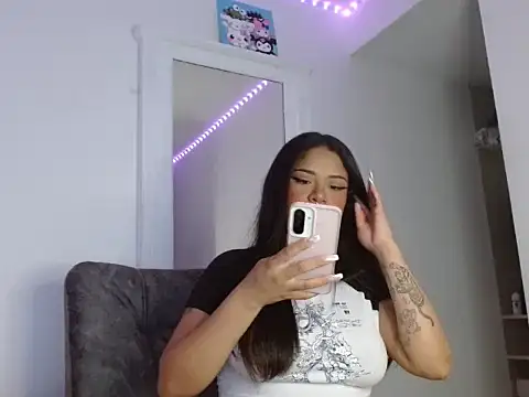 reina reina online show from September 2025 01:44:01 AM
