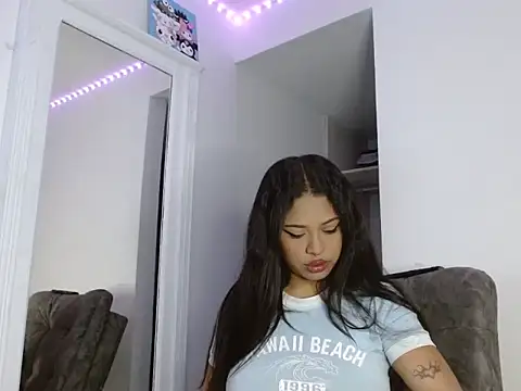 reina reina online show from November 2025 10:57:02 PM