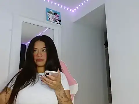 reina reina online show from November 2025 10:10:01 PM