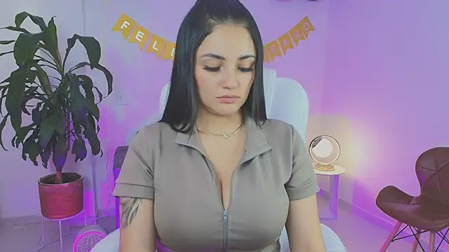 Julieta92  online show from April 2026 09:19:01 PM