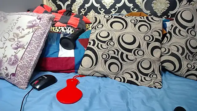 Snapshot of Ozimpho chatting on October 2025 03:11:02 PM Ozimpho online show from October 2025 03:11:02 PM