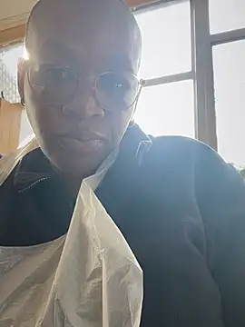 Ozimpho online show from May 2026 11:52:01 AM
