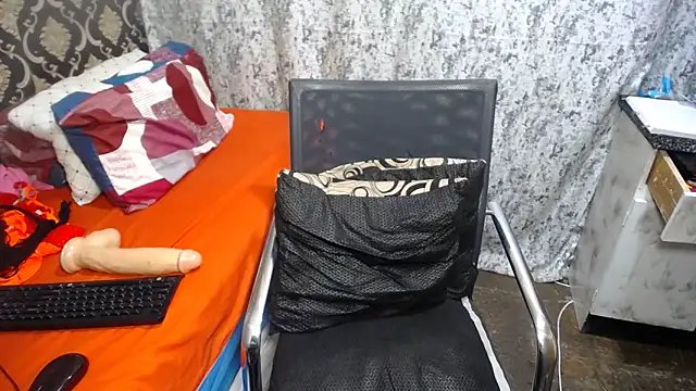 Snapshot of Ozimpho chatting on December 2025 06:13:02 PM Ozimpho online show from December 2025 06:13:02 PM