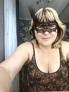 AliceGold5231 online show from April 2026 05:26:02 AM